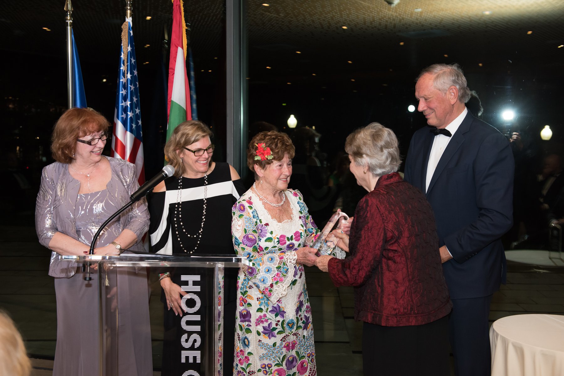 Edith K. Lauer, Chair Emerita of the Coalition hands Dr. Jenny Brown the Coalition award. Gala co-Chair Governor George E. Pataki, Andrea Lauer Rice, HAC President and Dr. Agnes Virga, HAC Chairman look on