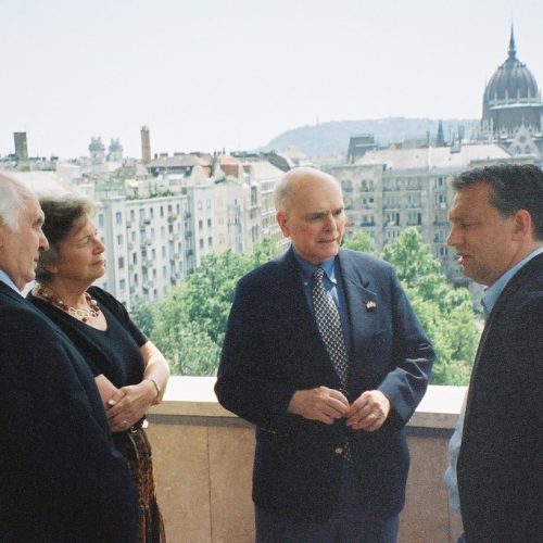 János Horváth, Mrs. Edith K. Lauer, Dr. Lee Edwards and Viktor Orbán at Dr. Lee Edwards's visit to Budapest on May 30, 2008